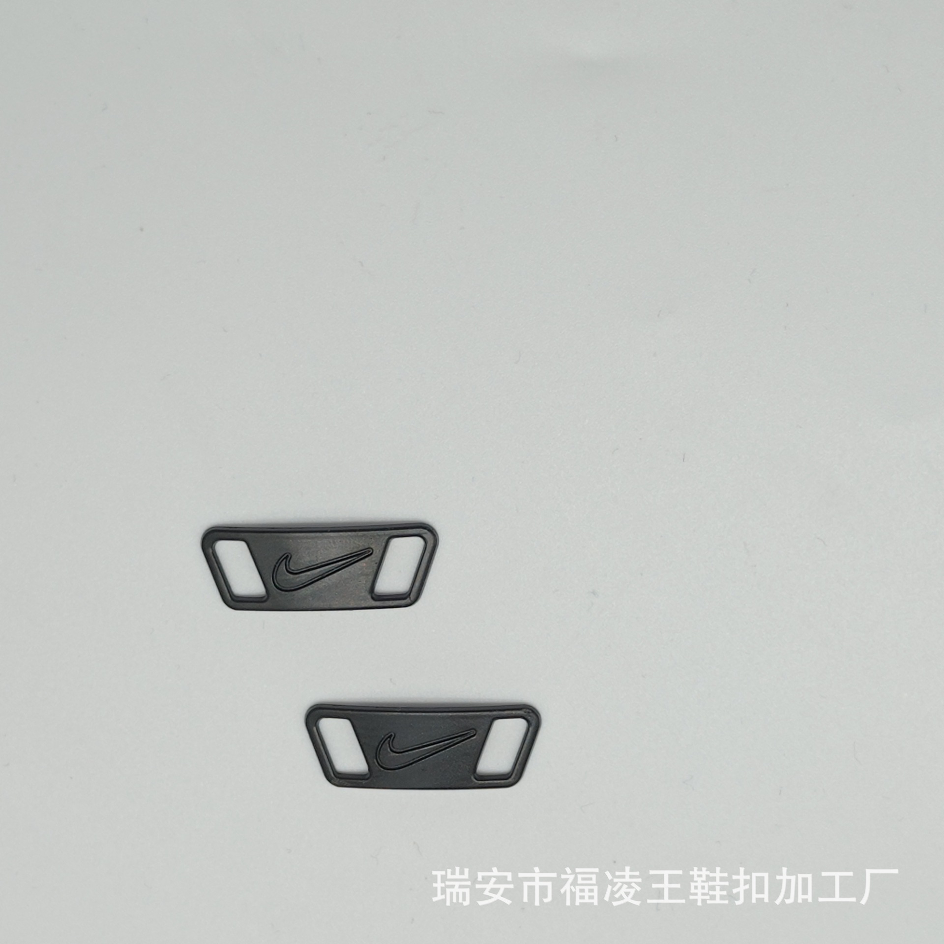 自作金属aj靴バックルランニング靴板靴鉄牌潮靴周辺個性ロゴ靴標