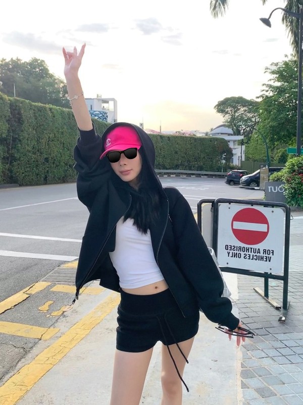 SUNONEONE 灰色美式短款运动卫衣套装女秋季新款休闲外套卫裤短裤|undefined