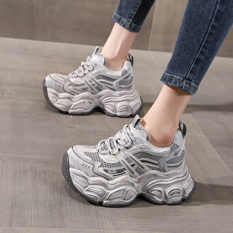 Giày sneaker nữ chunky đế dày tăng chiều cao phong cách thể thao — màu trắng