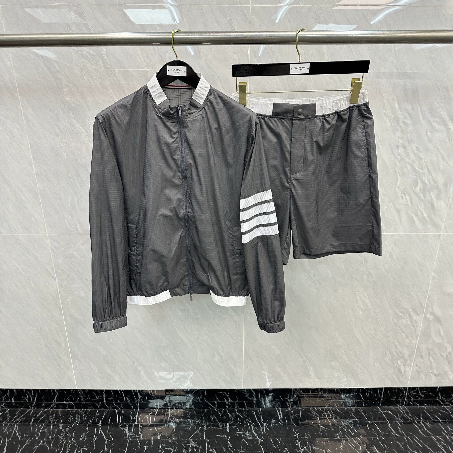 TB Factory Direct Sales Checkered White Letter Nylon Four-Stripe Stand Collar Zipper Jacket and Shorts for Men and Women, Sports and Casual