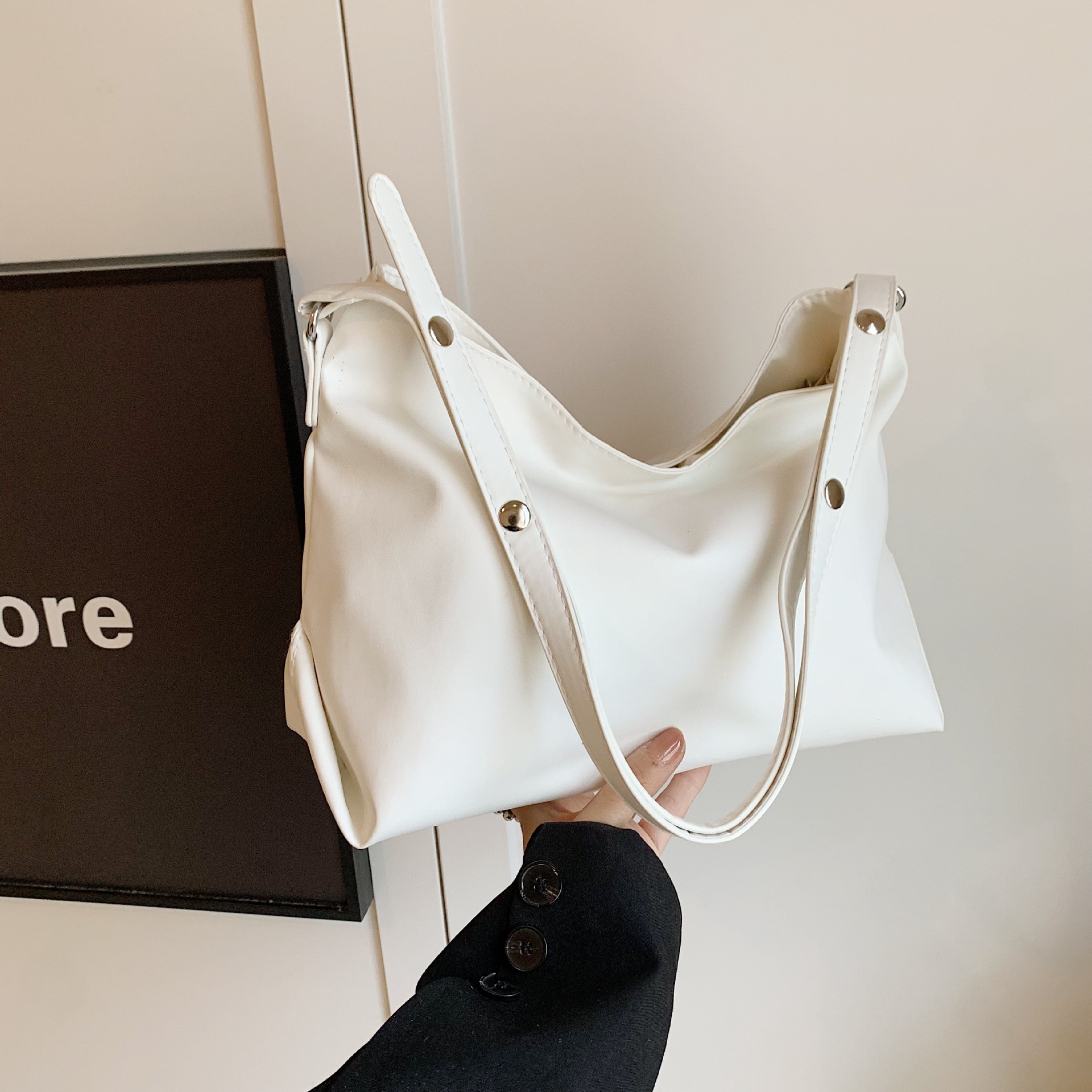 Bolsos de alta sensación para mujeres 2024 nuevo diseño minimalista bolso de hombro, bolso de mochila de gran capacidad, bolso de moda