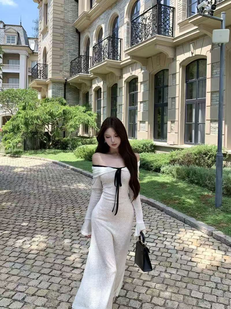 One-word Shoulder Contrasting Color Strap Long-sleeved Dress Women's Autumn Horn Sleeve Waist Skirt Gentle Slim Hip-wrapped Long Dress_ecoleips.com