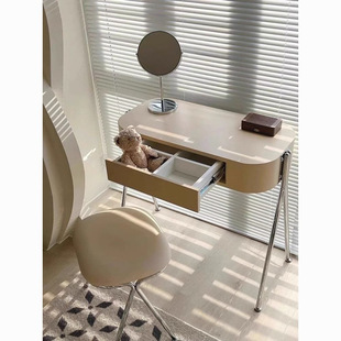 Creamy Wind Net Red Damning Taipei European Luxury Girl Bedroom Small Make -up Table Tie Head Drops Storage Desk