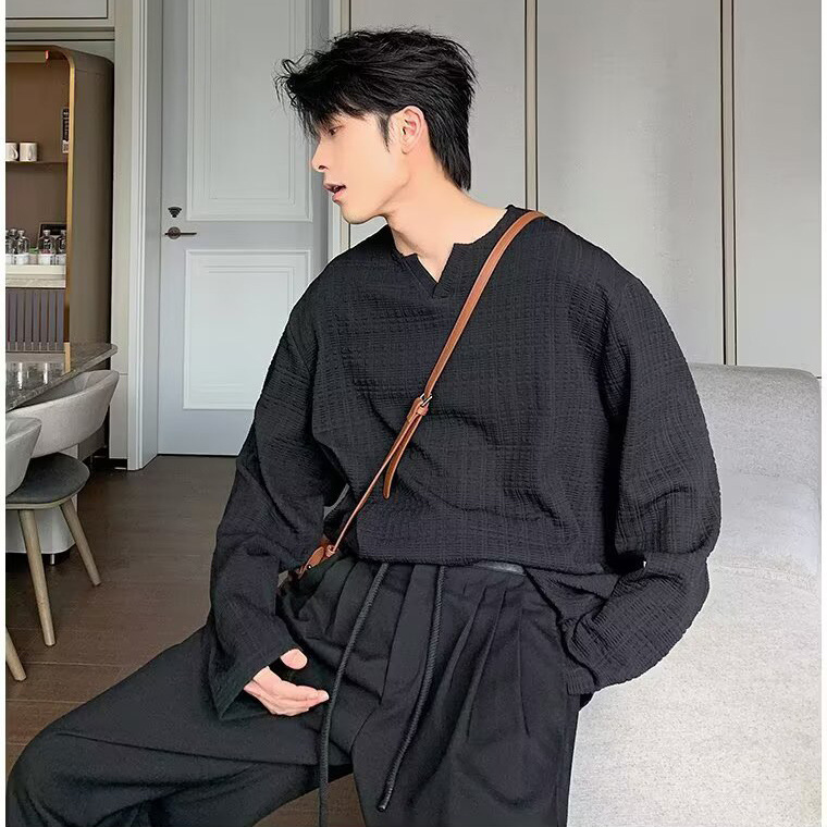 Otoño e invierno nuevo estilo camiseta de manga larga con cuello en V textura masculina avanzada principios de otoño estilo de Hong Kong marea floja comercio exterior transfronterizo al por mayor