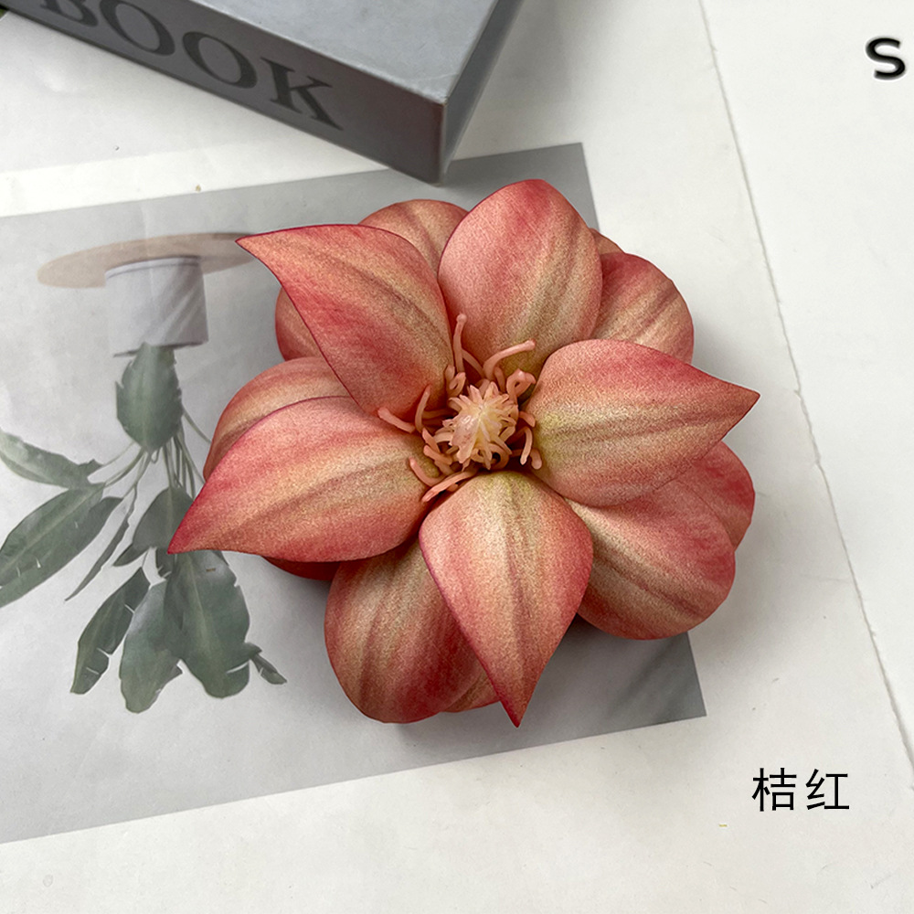 Simulación de flores eva mano