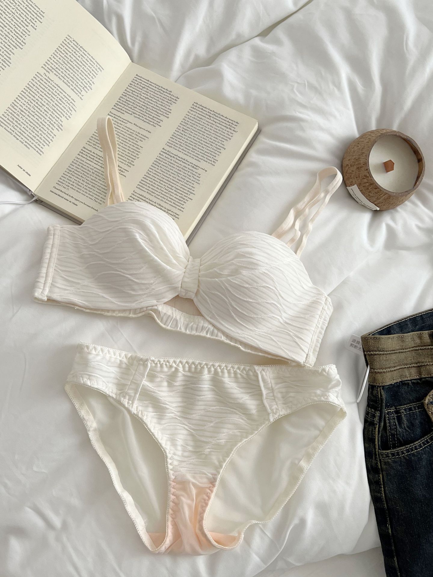 Venta directa de fábrica comercio electrónico transfronterizo sudeste asiático Vietnam Tailandia lencería niña sin tirantes dos vestidos hermosa espalda sujetador