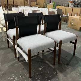意式实木马鞍皮餐椅样板房带扶手书椅家用饭厅靠背椅设计师马鞍椅