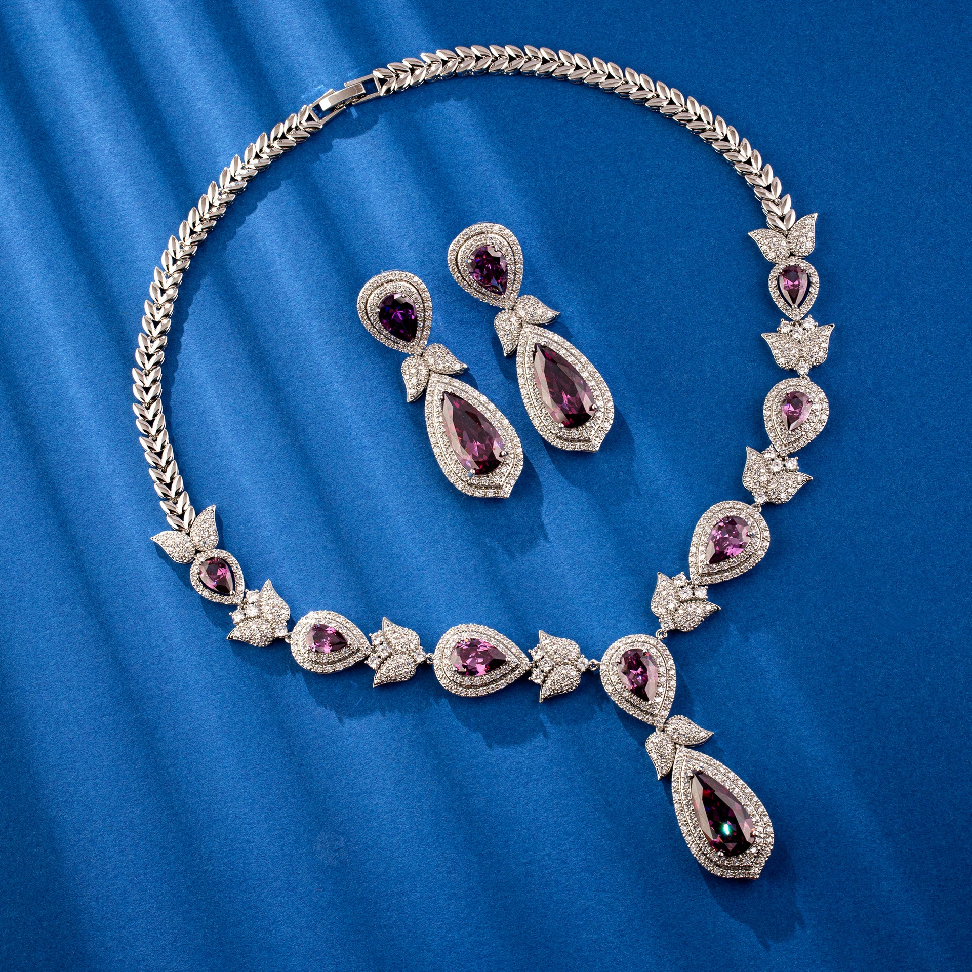 Luxury tulip crystal necklace and matching earrings set
