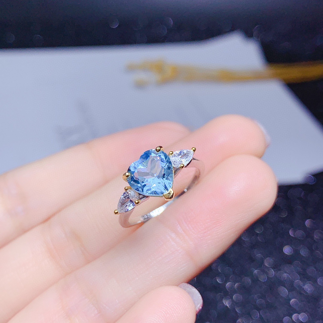 New Imitating Natural Heart-shaped Sky Blue Topaz Color Treasure Opening Ring display picture 5