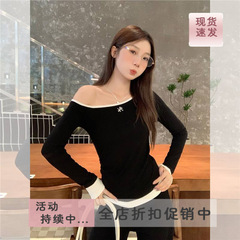 现货实拍2025新款撞色拼接刺绣斜领露肩长袖T恤女独特绝美小上衣X