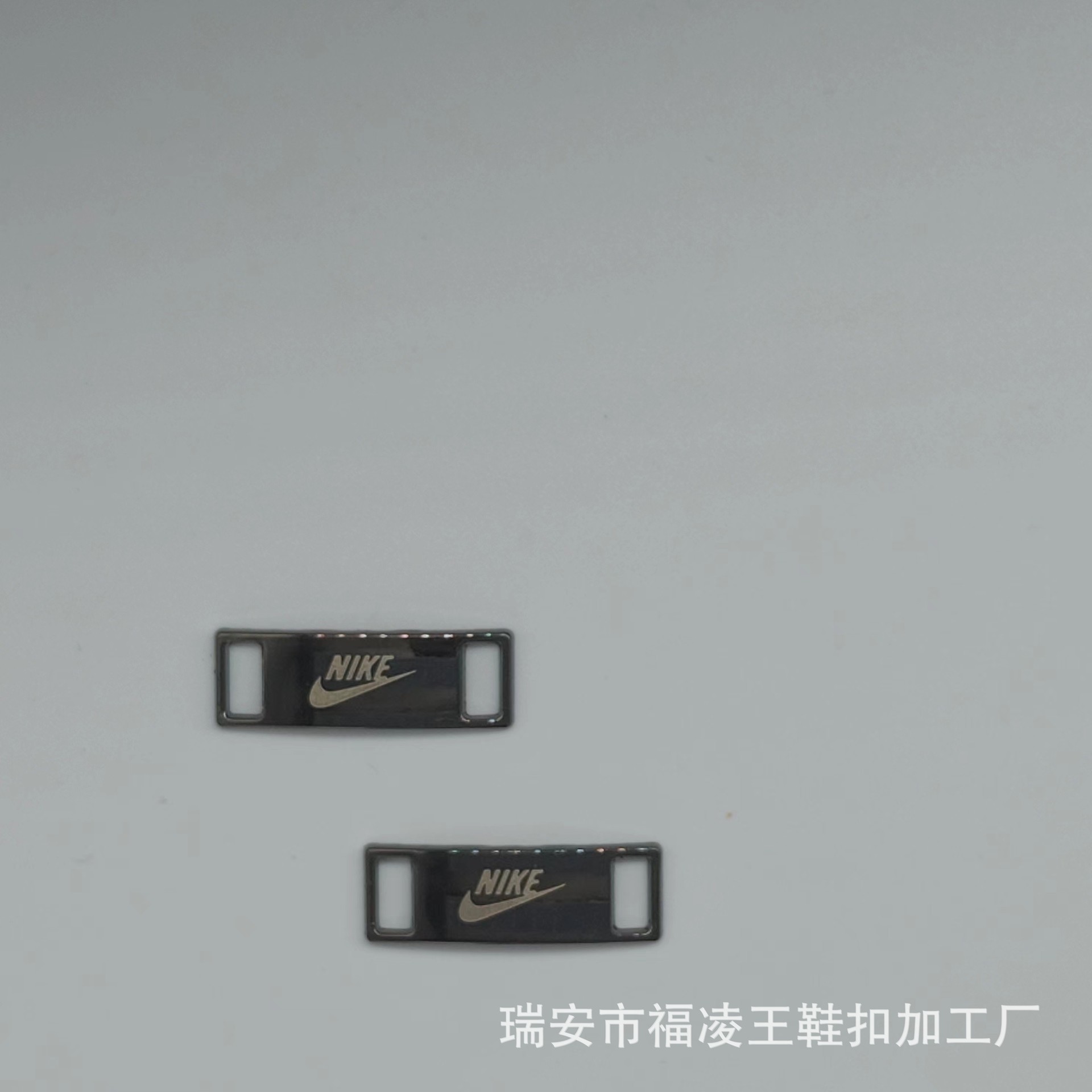 自作金属aj靴バックルランニング靴板靴鉄牌潮靴周辺個性ロゴ靴標