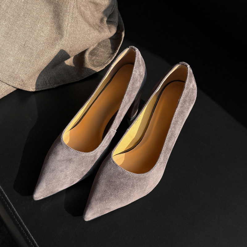 Simple and Versatile, Elegant and Comfortable Genuine Leather Women's Shoes with Chunky Heels, Pointed Toe, Sheepskin Shallow Mouth Single Shoes, 2026 New Model Simple and Versatile, Elegant and Comfortable Genuine Leather Women's Shoes with Chunky Heels, Pointed Toe, Sheepskin Shallow Mouth Single Shoes, 2026 New Model