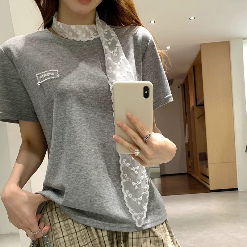 Женская футболка с короткими рукавами и белой кружевной лентой, новый дизайн 2025 года, универсальный свободный топ с круглым вырезом