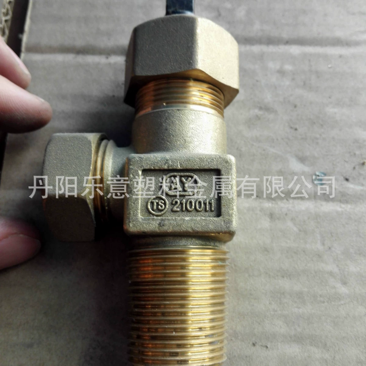 Продам клапан газовой жидкости QF-52, хлор, аммиак, ацетиленовый смешанный цилиндровый клапан, заглушка клапана цилиндра аммиака