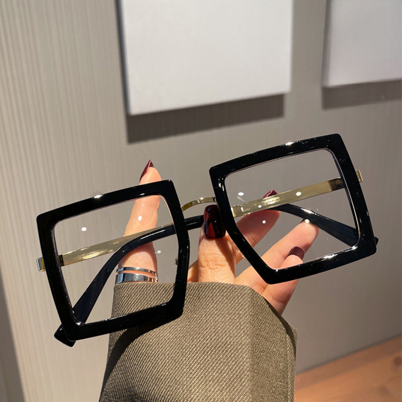 Square fashionable trend glasses