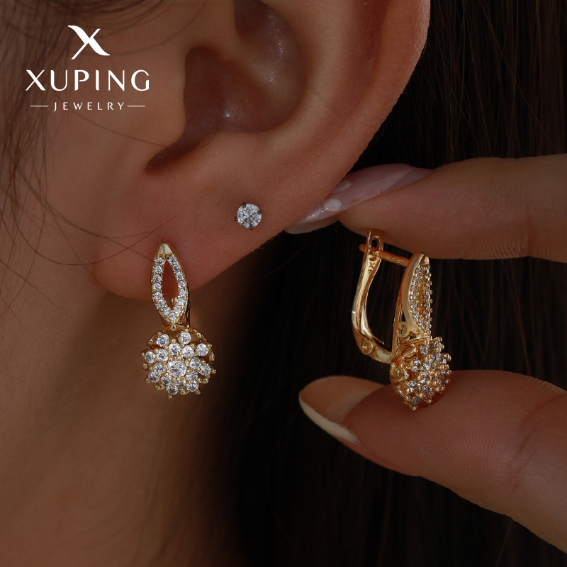 Xuping Europa y los Estados Unidos transfronterizos nueva moda de bronce de piedra flor percha pendientes de orejas de nicho de alta calidad personalizados para mujeres