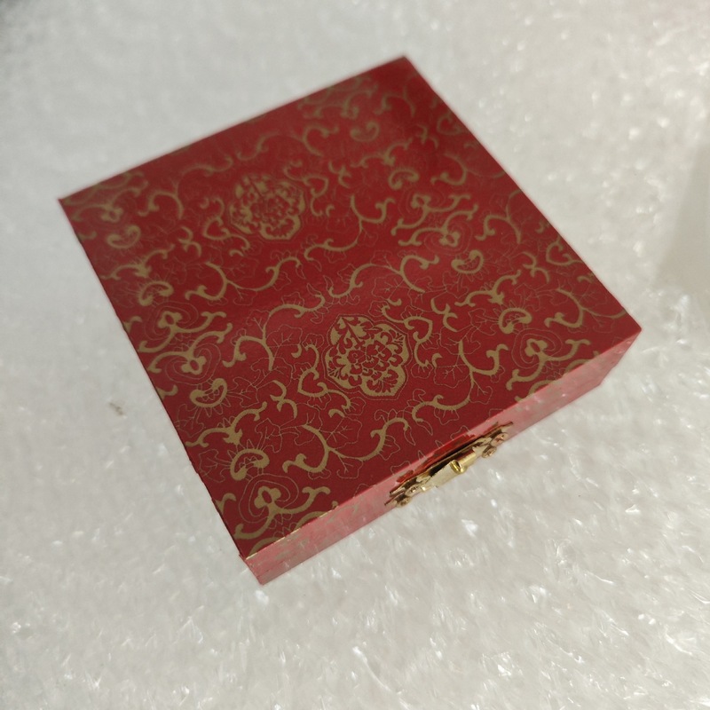 翡翠色の腕輪の卸売りは露店を並べて水墨の丹青の腕輪の漢白玉の青田玉の貴州の翠玉の腕輪を生放送します。|undefined