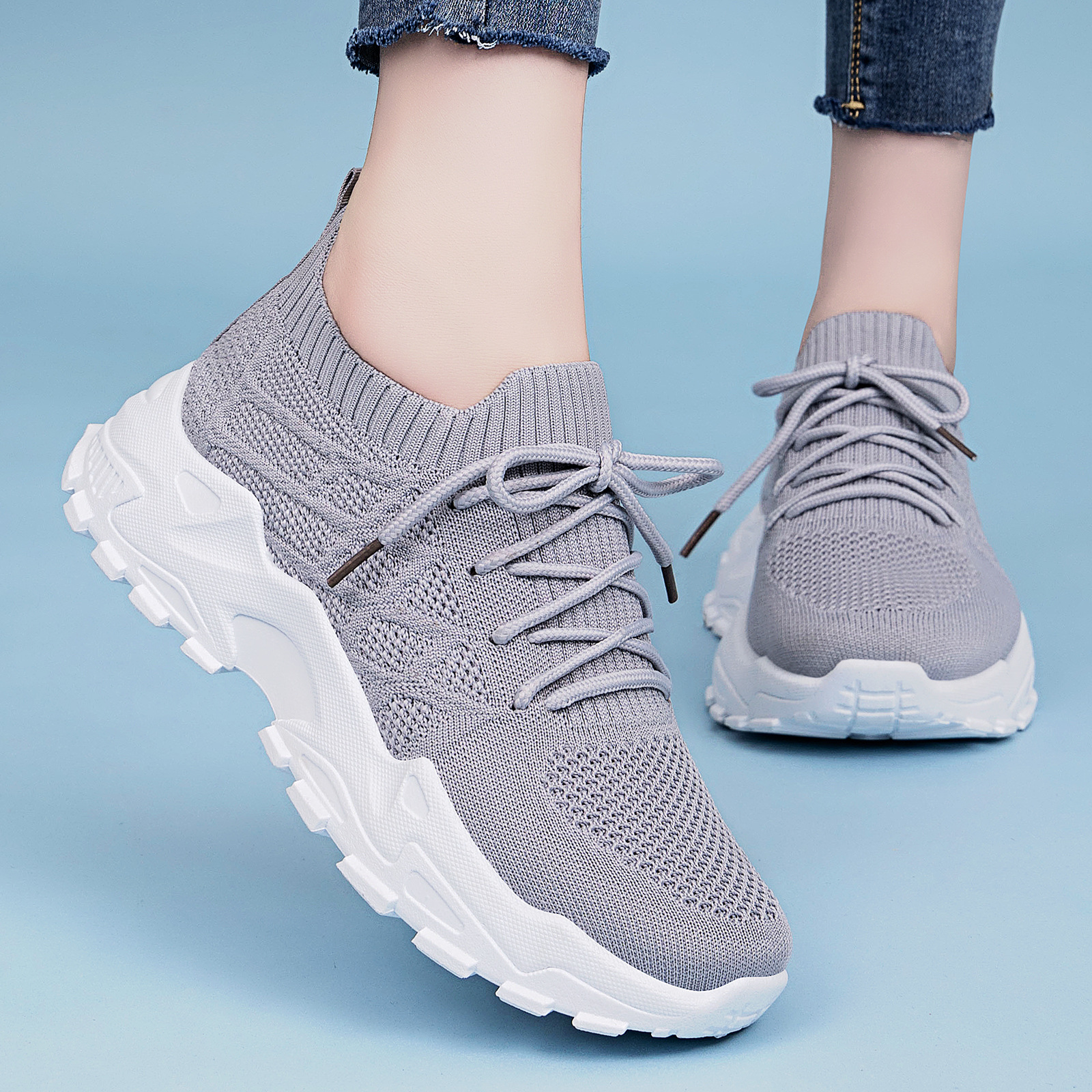 Zapatos de mujer zapatos de primavera de tamaño grande zapatos casuales de tela de vuelo con suela suave aumentando la altura de los zapatos de papá zapatos de deporte transpirables no olor zapatos individuales