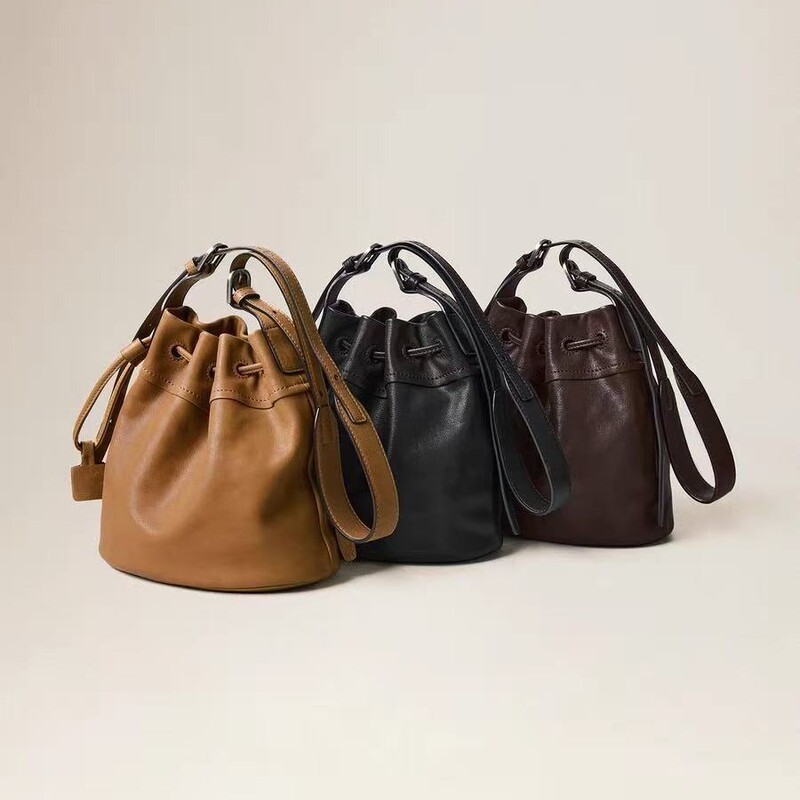 Authentic Vegetable-Tanned Sheepskin Yunshu Small Bucket Bag Casual Shoulder Crossbody Drawstring Bucket Bag Commuter Spring Summer Small Bag for Women Trendy