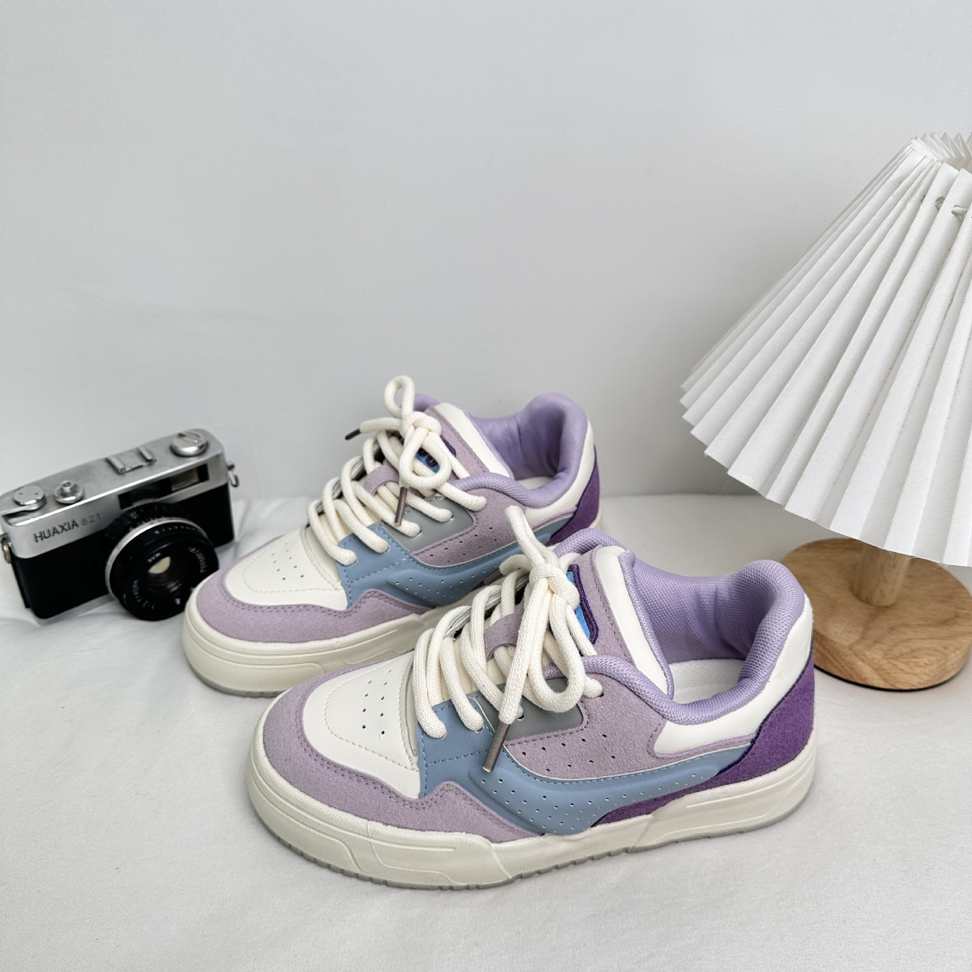 Zapatos de skate de tendencia de suela gruesa de onda lejana para niños estudiantes 2025 primavera zapatos de lona deportivos de lengua gruesa zapatos de mujer de todo fósforo image 3