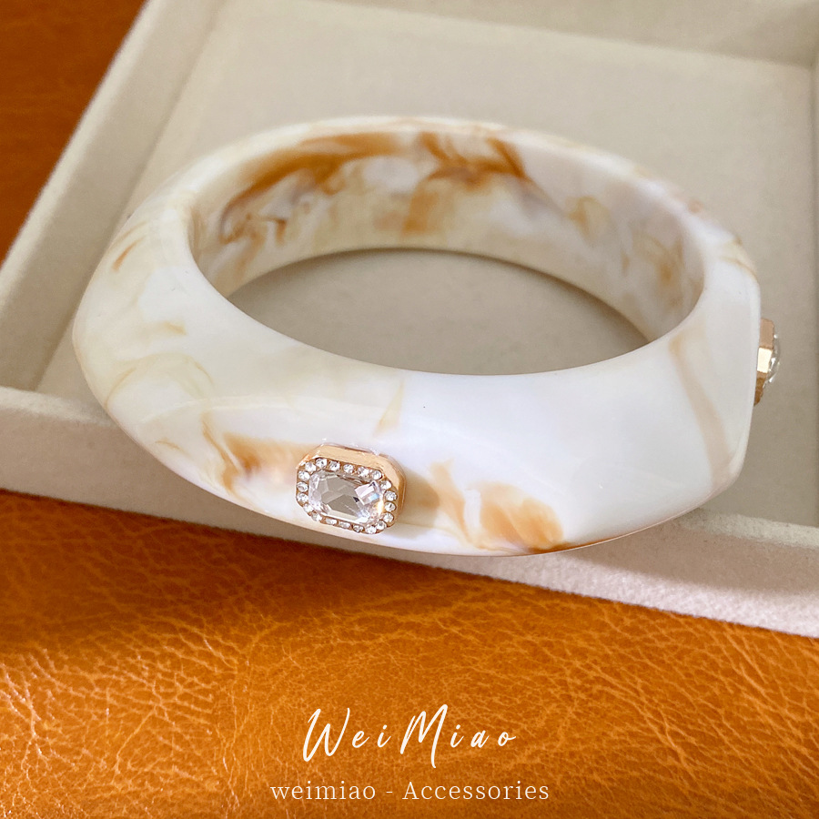 Europa y los Estados Unidos transfronterizos diamantes de resina pulsera cuadrada personalidad de alta moda pulsera exagerada lujosa nicho joyas al por mayor