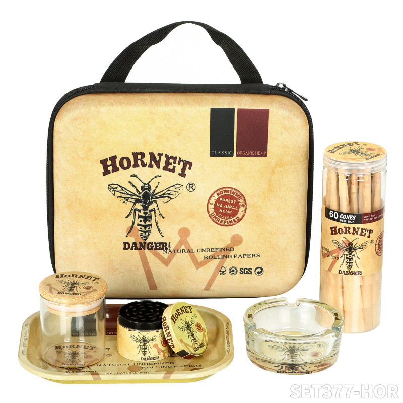 Hornet Pattern Smoking Set Contains Cigarette Tray, Cigarette Grinder, Storage Tank Smoking Set