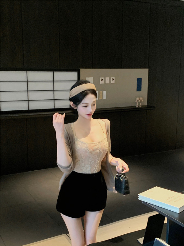蕾丝拼接纯欲吊带背心长袖针织开衫女秋季套装黑色休闲短裤三件套|undefined