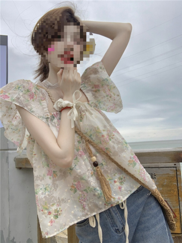 French Square Collar Small Flying Sleeves Heavily Embroidered Flower Shirt Vest Women's Summer High-End Foreign Style Doll Shirt Top French Square Collar Small Flying Sleeves Heavily Embroidered Flower Shirt Vest Women's Summer High-End Foreign Style Doll Shirt Top