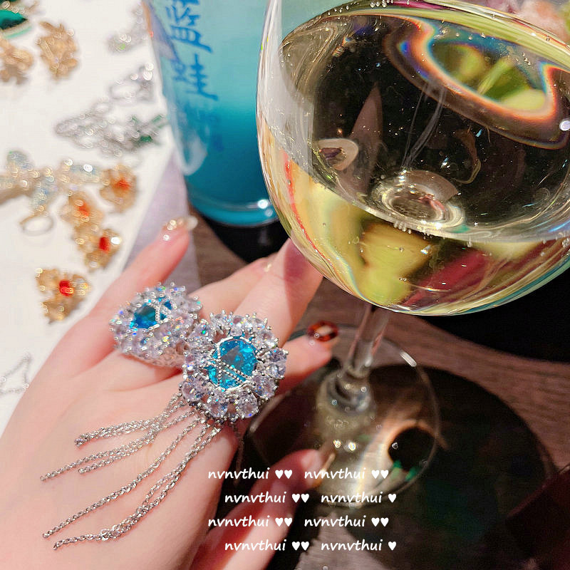 Brilliant Swiss Sapphire Flower Ring Designer Plated 18K Gold Pointed Zircon Tassel Flower Ring Medieval