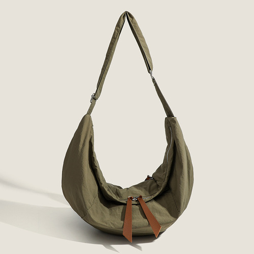New 2024 Korean Style Versatile Women's Crossbody Bag Fashion Solid Color Women's Crescent Bag Simple Nylon Underarm Bag