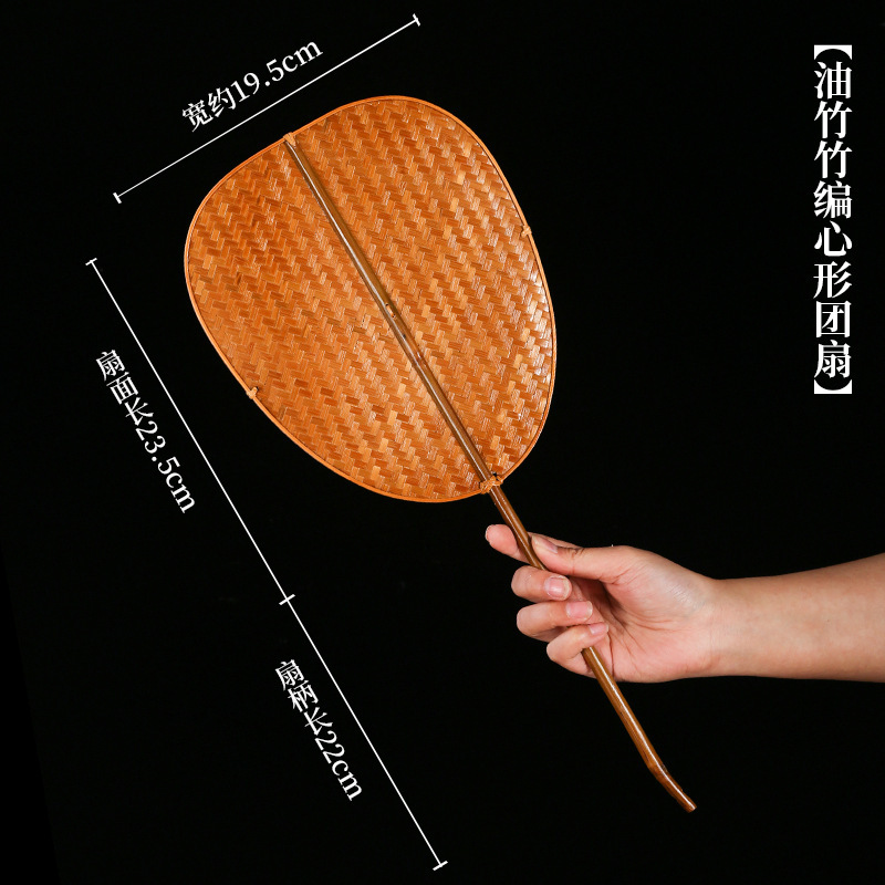 술이 달린 기름 대나무 대나무 하트 모양의 부채