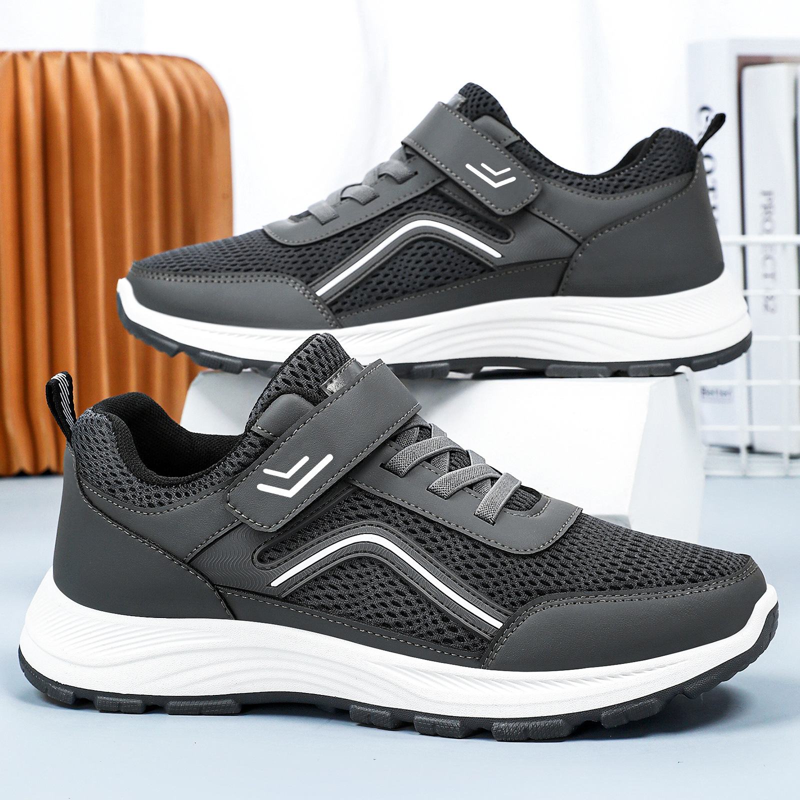 Zapatos de hombre, modelos de pareja de verano, zapatos deportivos de suela suave, zapatos de papá con velcro, zapatos casuales transpirables, zapatos individuales cómodos