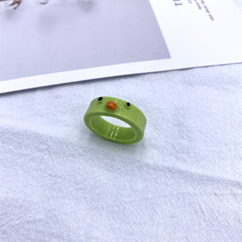 Cross-border ins estilo europeo y americano Venta caliente diversión pollo resina anillo transparente tridimensional multi-color anillo