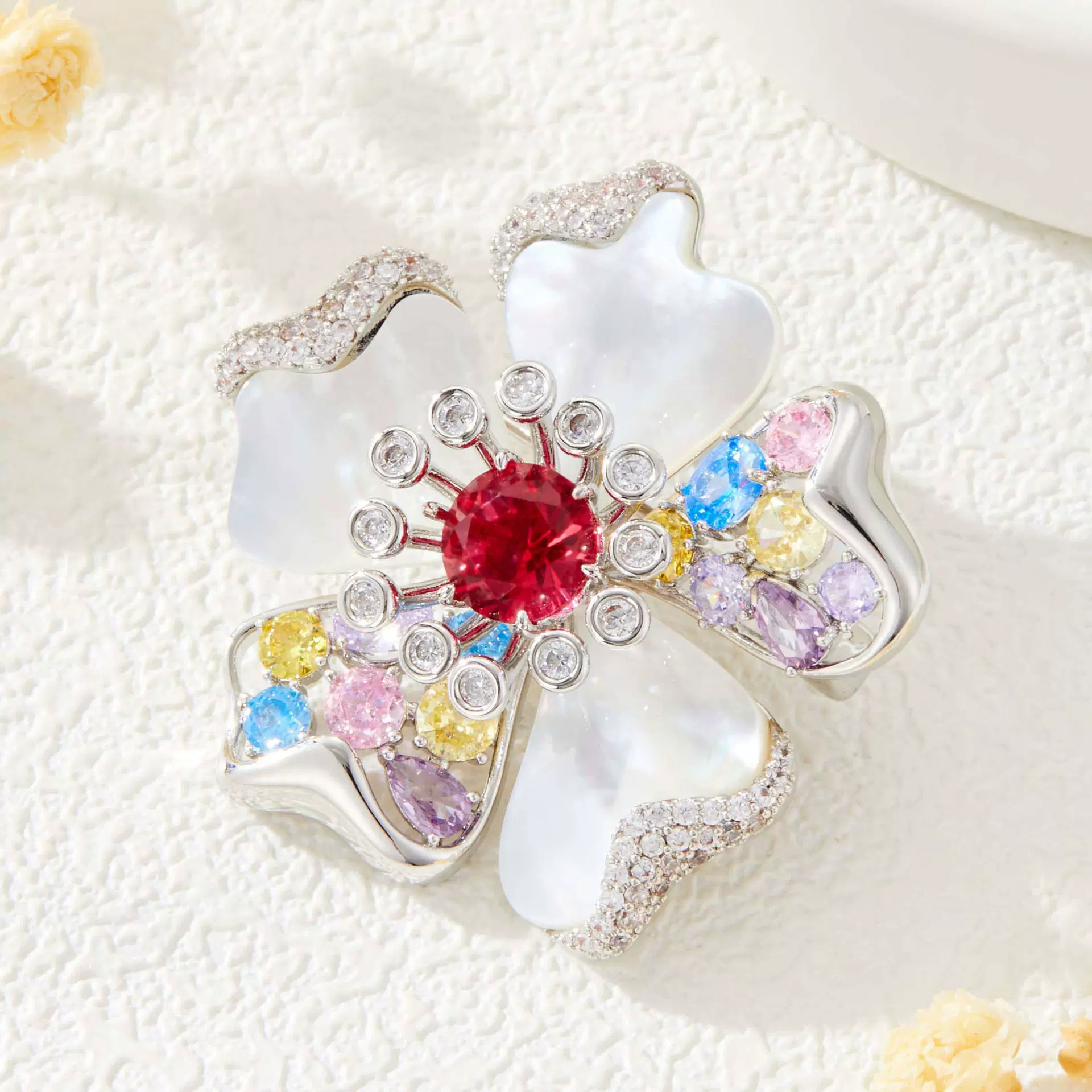 高级感天然贝母微镶锆石花朵胸针原创设计蓝松石别针时尚优雅胸花