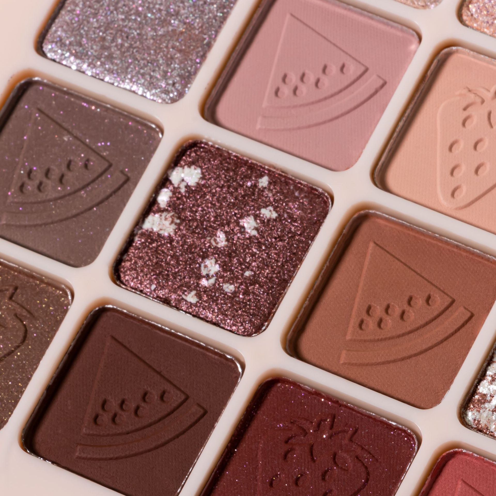 Cross-border bestseller multi-functional all-in-one makeup palette, matte pearlescent eyeshadow, high-gloss contouring all-in-one eyeshadow palette for beauty undefined