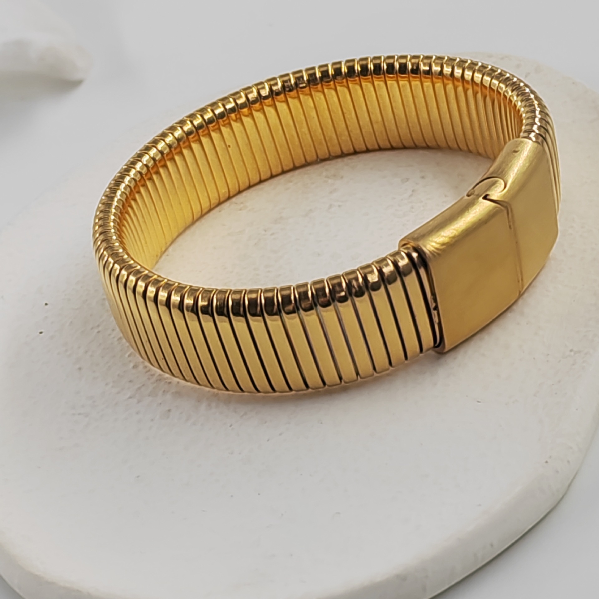 304 Stainless Steel Pendant Material Bangle Classification 304 Stainless Steel Chain Material Fashion Solid Color 304 Stainless Steel 18K Gold Plated Stainless Steel Bracelets In Bulk