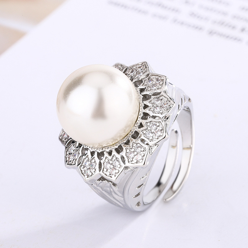 2024 nuevo estilo Zhuang Shengsheng joyería cobre chapado en oro blanco redondo anillo de perlas en forma de flor para mujer 14mm al por mayor