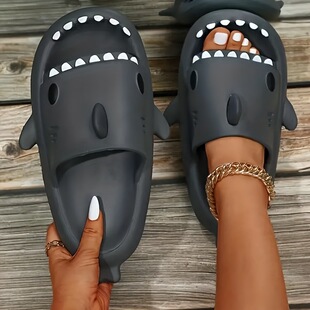 M 54297 Shark Slippers Home Wear ���~��Ь