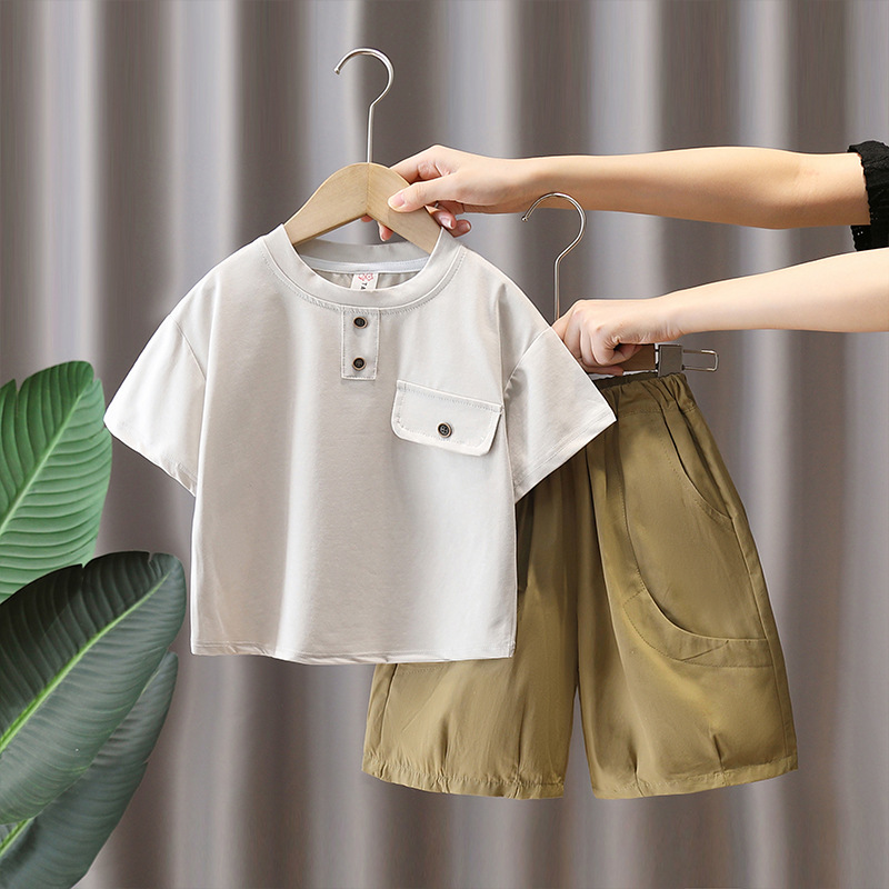 7429 Traje de manga corta de verano para niños Camiseta delgada para niños de estilo occidental Traje de dos piezas 2025 Nuevo estilo Ropa para niños de moda 5