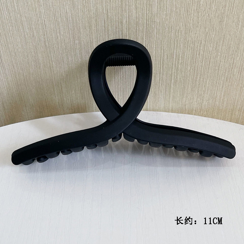 黒い髪のクリップの大きいサイズのシンプルなアルファベットのminヘアピンの女性の高級感の後頭部の髪のサメのクリップの頭飾り1