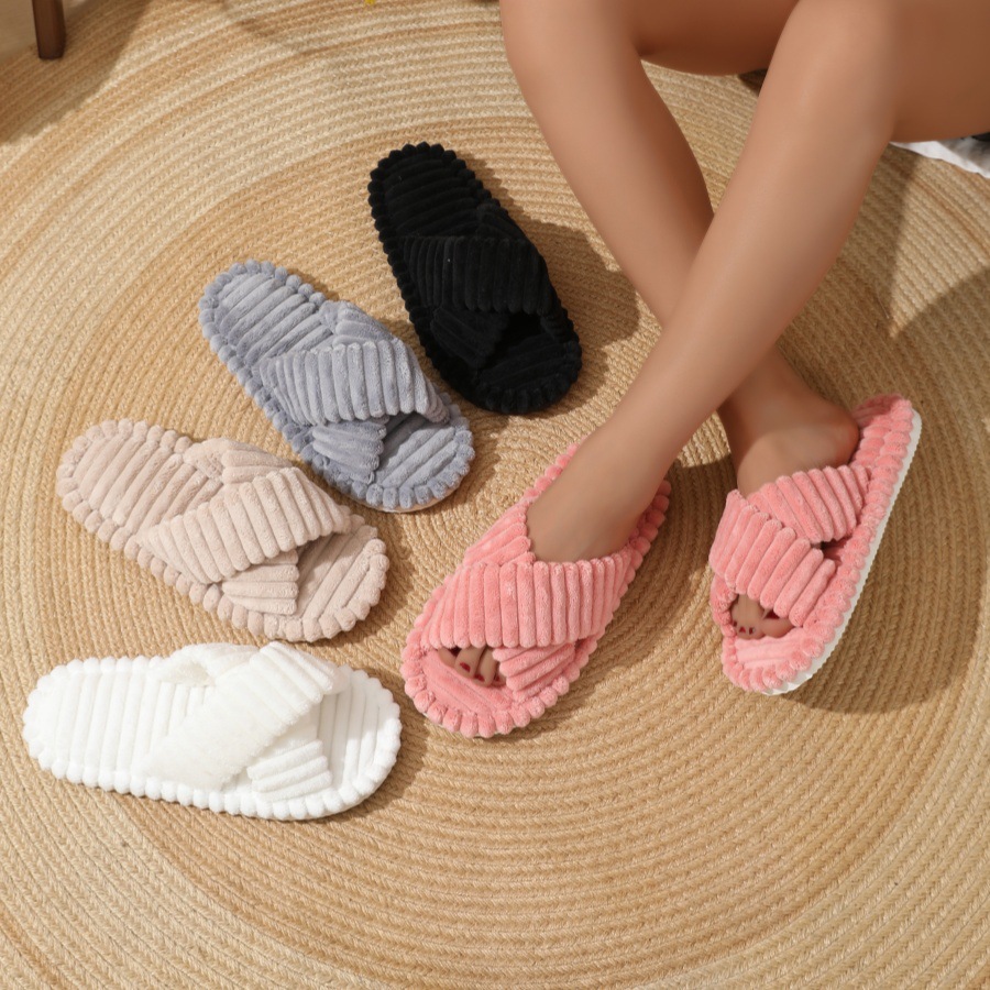 Woolly cross with cotton slippers women home skin plush cotton slippers_ipsvogv.com