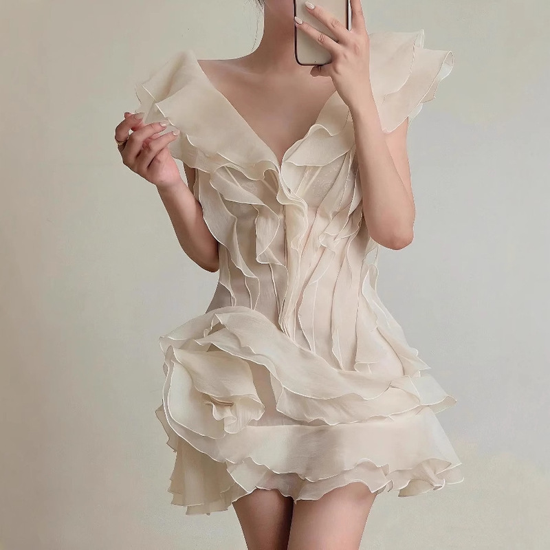 Vietnamese Niche Design New Ruffled Sexy Pure Desire Atmosphere V Neck One-Shoulder Dress 2047 Vietnamese Niche Design New Ruffled Sexy Pure Desire Atmosphere V Neck One-Shoulder Dress 2047