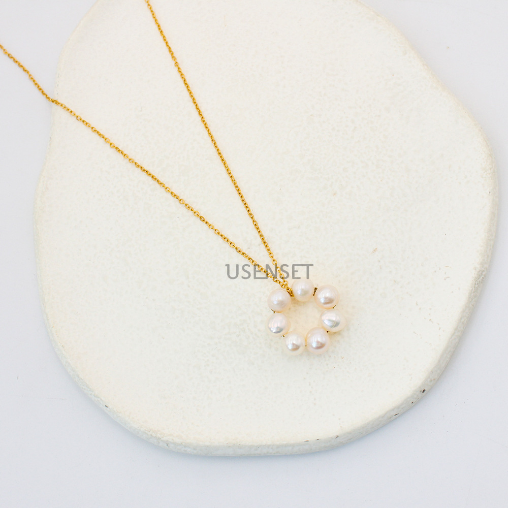 Elegant Heart Shape Stainless Steel Gold Plated Pearl Pendant Necklace