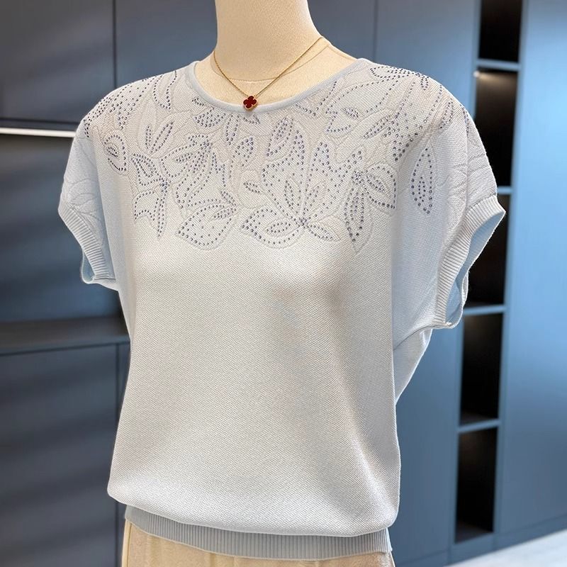 Fashionable and Stylish Mother's Knitwear Short-Sleeved 2026 Summer New Style Top for Women, Age-Reducing and Elegant T-Shirt for Middle-Aged and Elderly Women Fashionable and Stylish Mother's Knitwear Short-Sleeved 2026 Summer New Style Top for Women, Age-Reducing and Elegant T-Shirt for Middle-Aged and Elderly Women