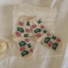 Japanese-style retro small floral women's crew socks, cute and trendy, popular with small long socks