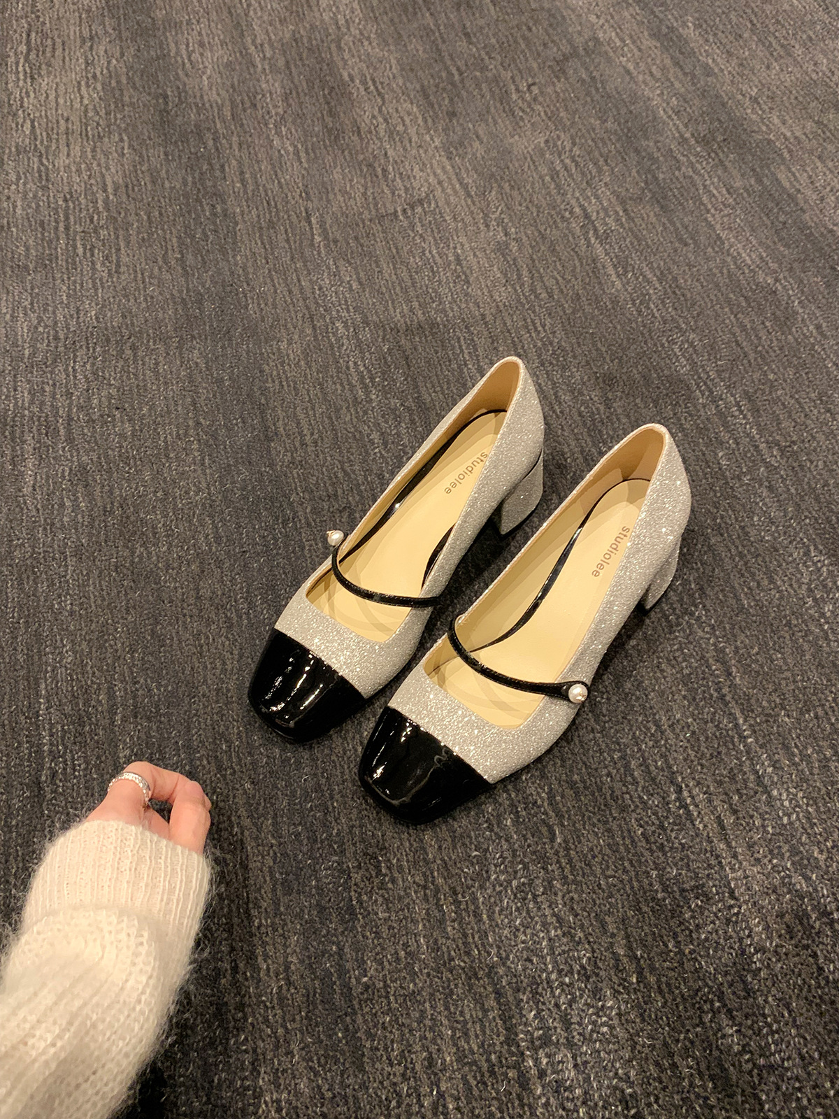 Versión de piel de oveja ~ Grape Madre con la misma pieza brillante pequeña cabeza cuadrada con tacones gruesos, zapatos de soltero de mujer