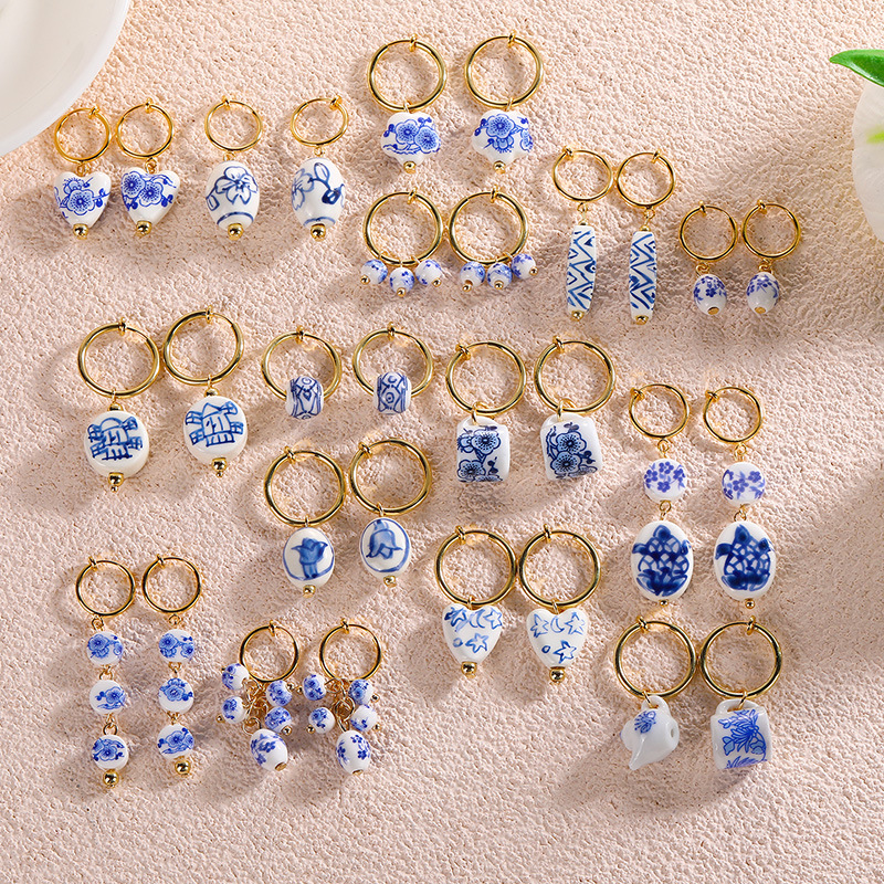 15g Weight Alloy Ear Needle Material Earrings Classification 1 Pair Quantity Daily Occasion Alloy, ceramics Material Flower, Grape Pattern Women's Gender Polished Finish Chinoiserie, Elegant Style 1 Pair Chinoiserie Elegant Flower Grape Alloy Ceramics Earrings 1