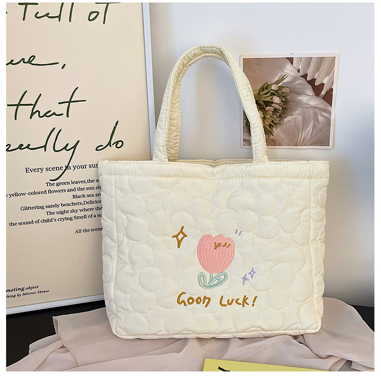 2023 Borsa da donna nuova Borsa a mano con coniglio tulipano ricamato Borsa da ascella per pendolari per ragazza carina cartone animato di grande capacità_voghion.com