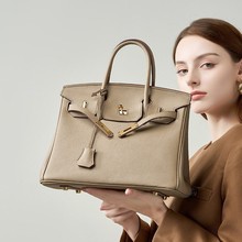 2025�W������r��Ůʿ�^��ţƤ�K�����Ƥ����μ���P��ͨ��Ů��