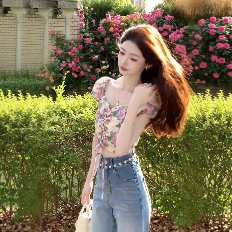 Square Collar Retro French Slimming Top Summer Floral suit Niche Fashion suit High Waist Fashion Sling